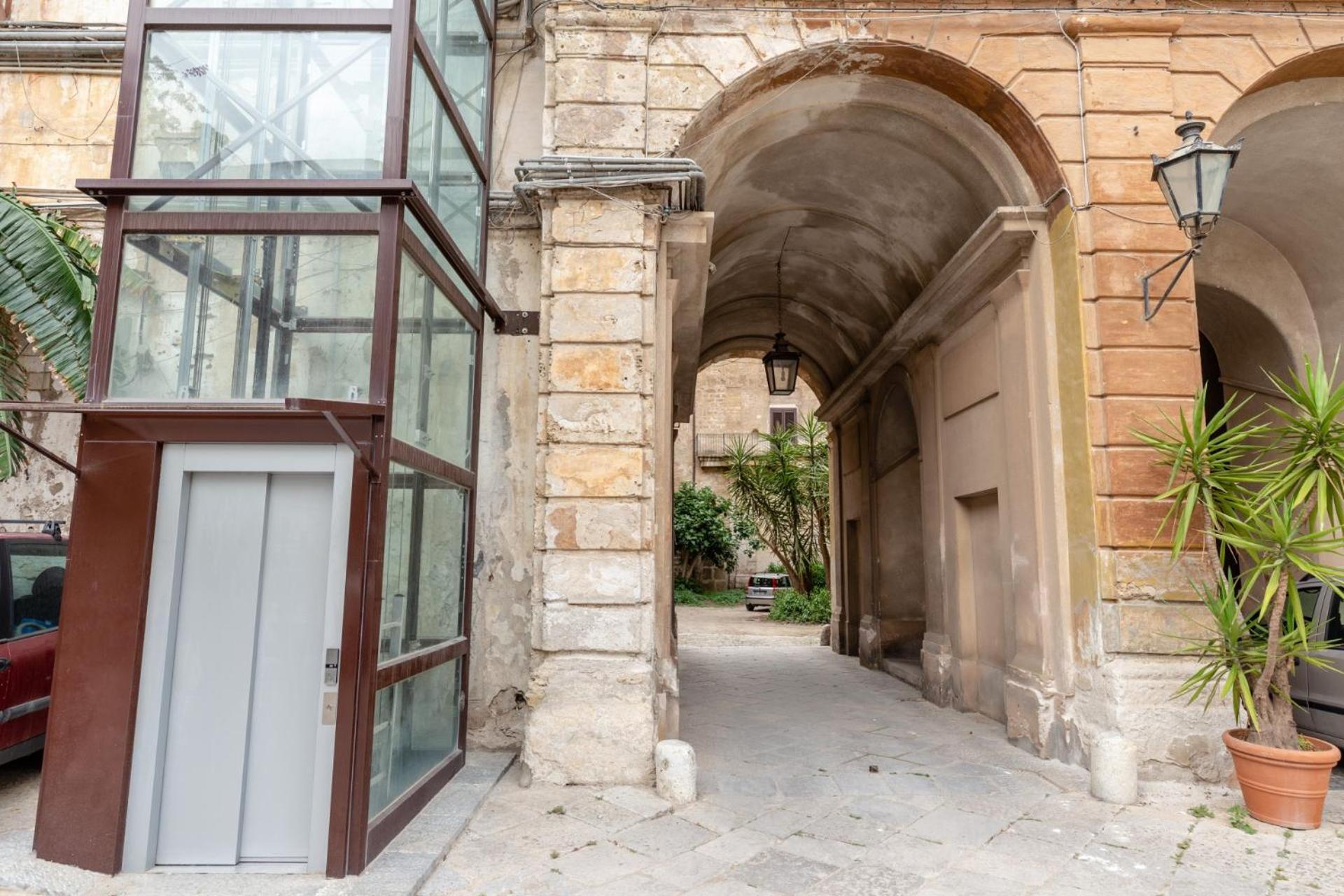 Ajutamicristo Domus By Domusicily Apartamento